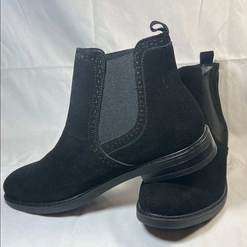 Elegant Black Chukka Boots for Men